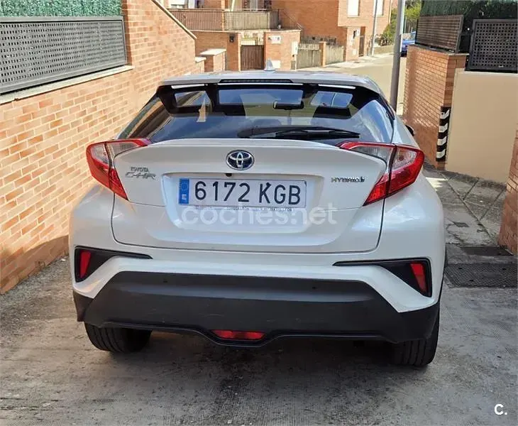 Usado Toyota C-HR Advance 122 CV (89 kW) 2018 Blanco SUV