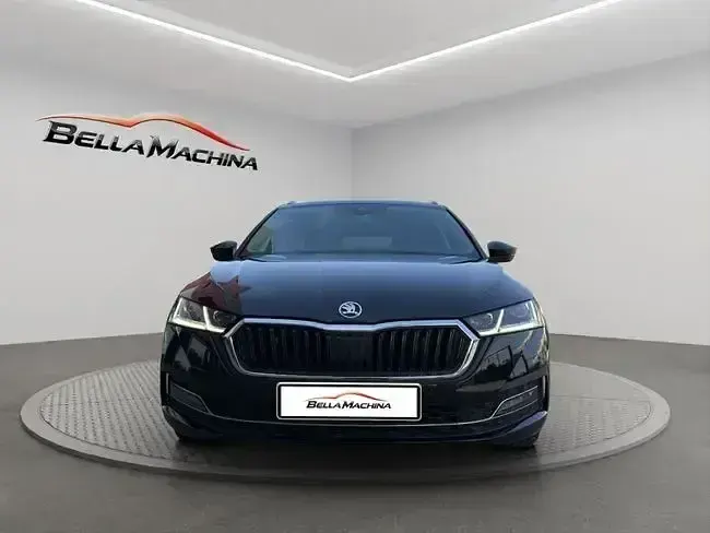 Usado Skoda Octavia Style 150 CV (110 kW) 2020 Negro Familiar