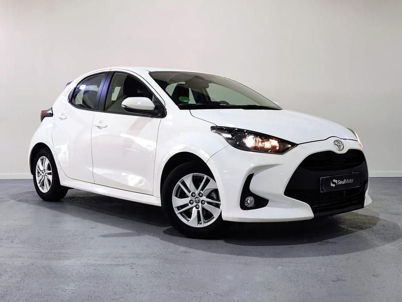 Blanco Usado 2024 Toyota Yaris Edition Berlina | 18.899 € (Precio justo) - Imagen 1/4