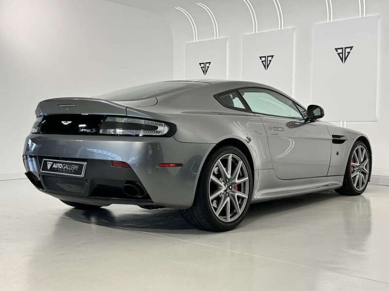 Usado Aston Martin Vantage 436 CV (320 kW) 2013 Gris Coupe