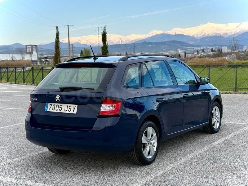 Usado Skoda Fabia Style 90 CV (66 kW) 2016 Azul Familiar