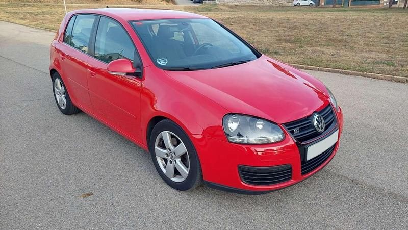 Usado VW Golf VI GT 140 CV (102 kW) 2008 Rojo Utilitario