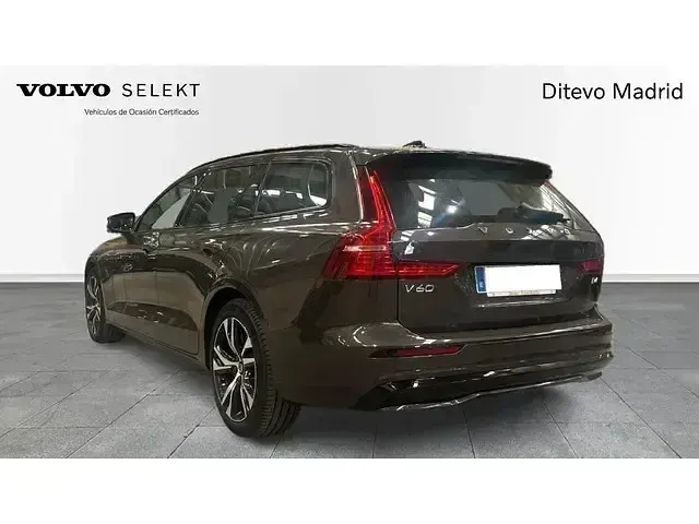 Usado Volvo V60 Plus 197 CV (144 kW) 2024 Gris Familiar