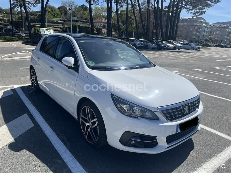 Usado Peugeot 308 Allure 130 CV (95 kW) 2018 Blanco Berlina