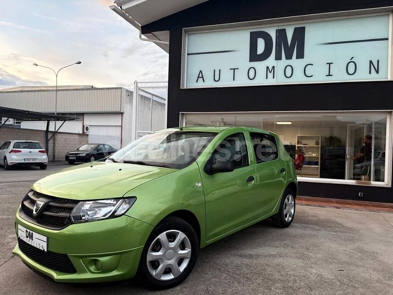 Verde Usado 2015 Dacia Sandero Ambiance Utilitario | 5999 € (Precio justo) - Imagen 1/4