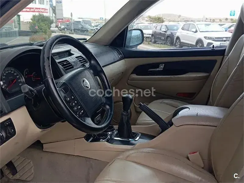 Usado SsangYong Rexton 165 CV (121 kW) 2006 Negro SUV