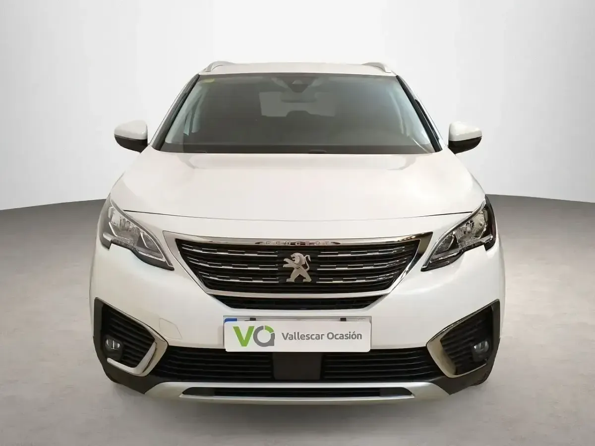 Usado Peugeot 5008 Allure 131 CV (96 kW) 2020 Blanco SUV