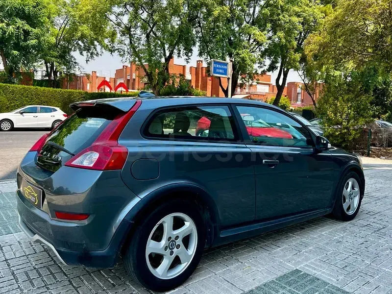 Usado Volvo C30 Momentum 109 CV (80 kW) 2010 Gris / plata Utilitario