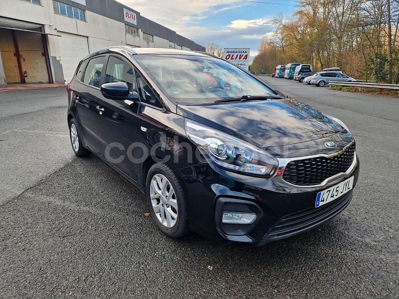 Usado Kia Carens 135 CV (99 kW) 2017 Negro Monovolumen