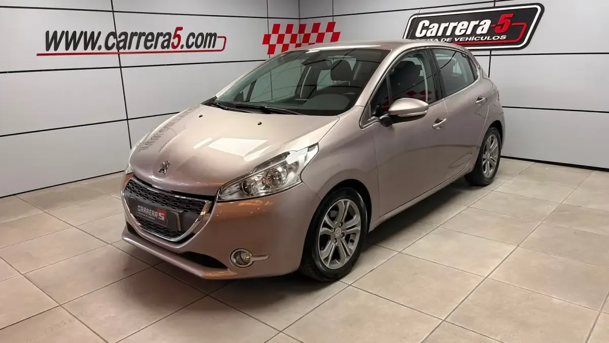 Usado Peugeot 208 Active 92 CV (67 kW) 2012 Gris Utilitario