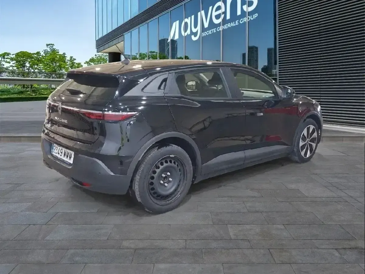 Usado Renault Mégane Evolution 96 kW (131 CV) 2023 Negro Berlina