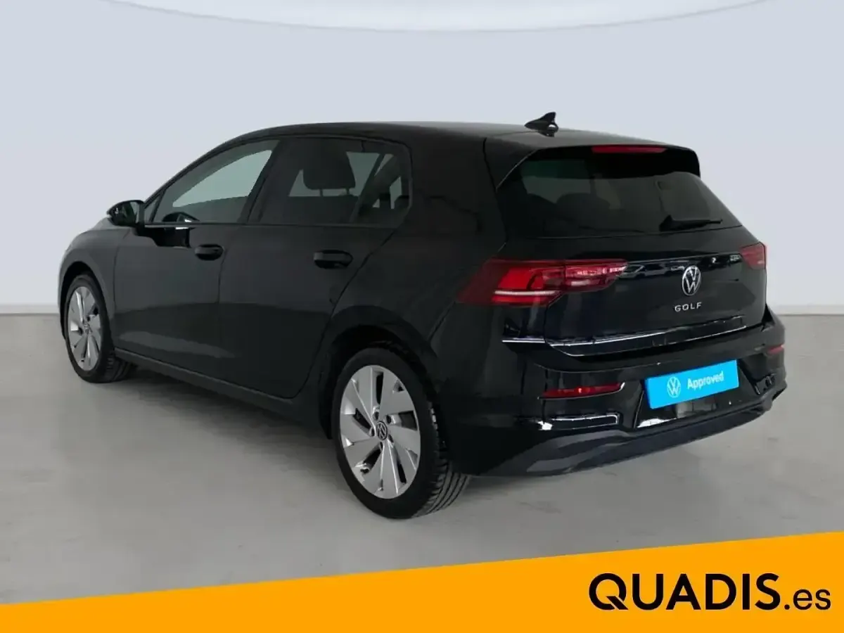 Usado VW Golf VIII 115 CV (84 kW) 2025 Negro Berlina