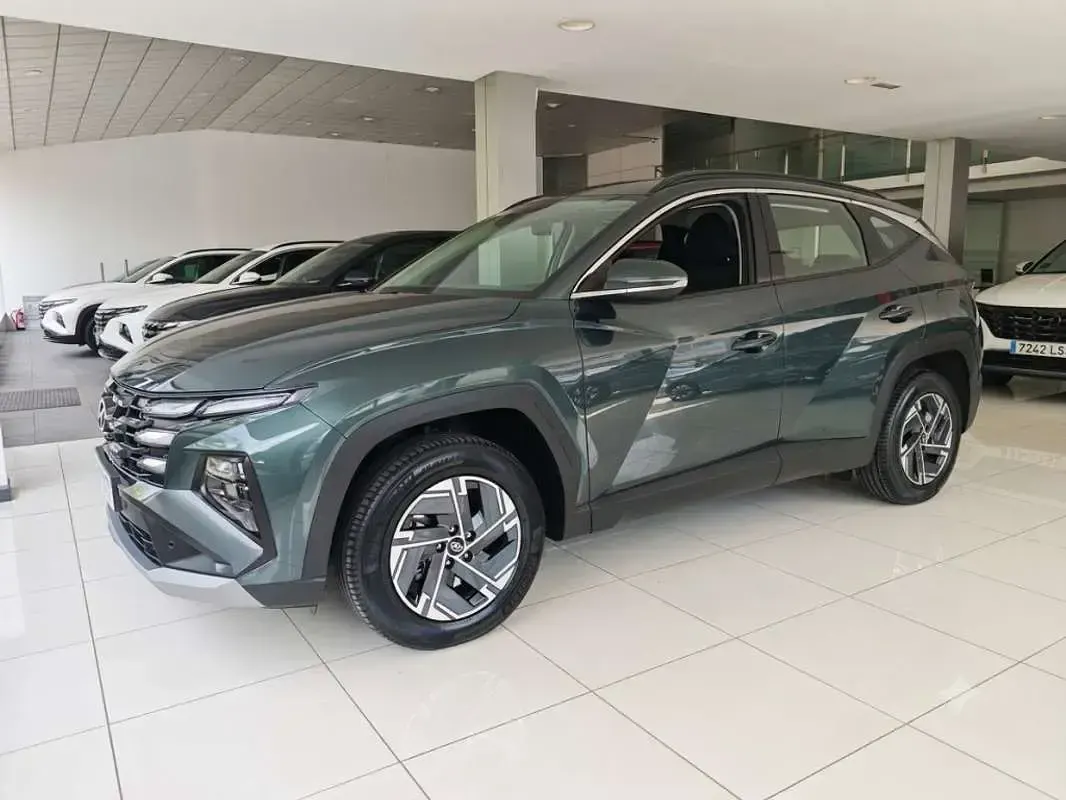 Usado Hyundai Tucson 252 CV (185 kW) 2025 Gris SUV