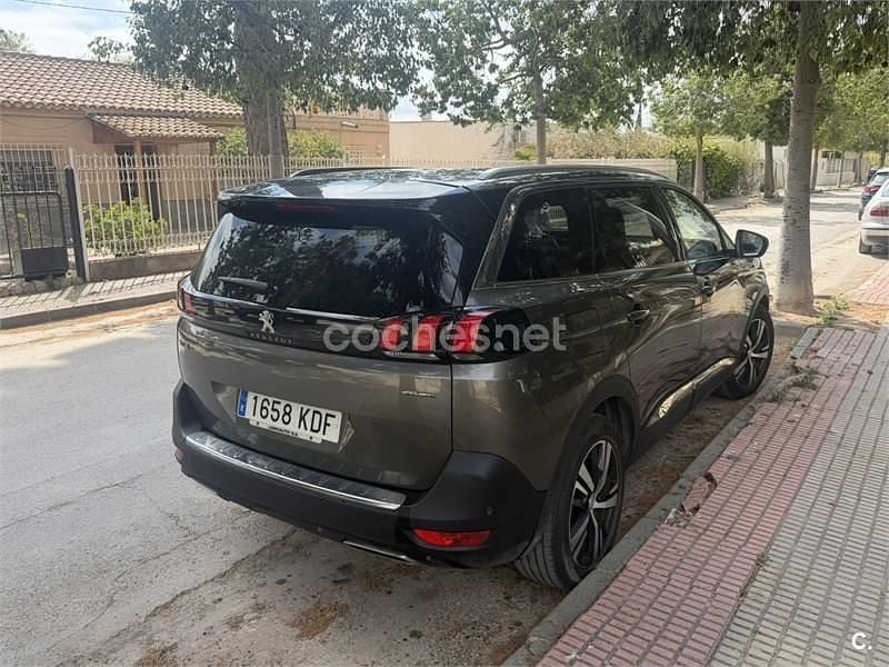 Usado Peugeot 5008 GT-line 130 CV (95 kW) 2017 Gris / plata SUV