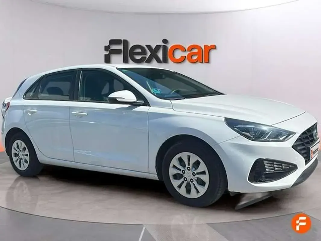 Usado Hyundai i30 120 CV (88 kW) 2022 Blanco Utilitario