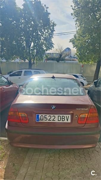 Usado BMW 320 150 CV (110 kW) 2004 Granate Berlina