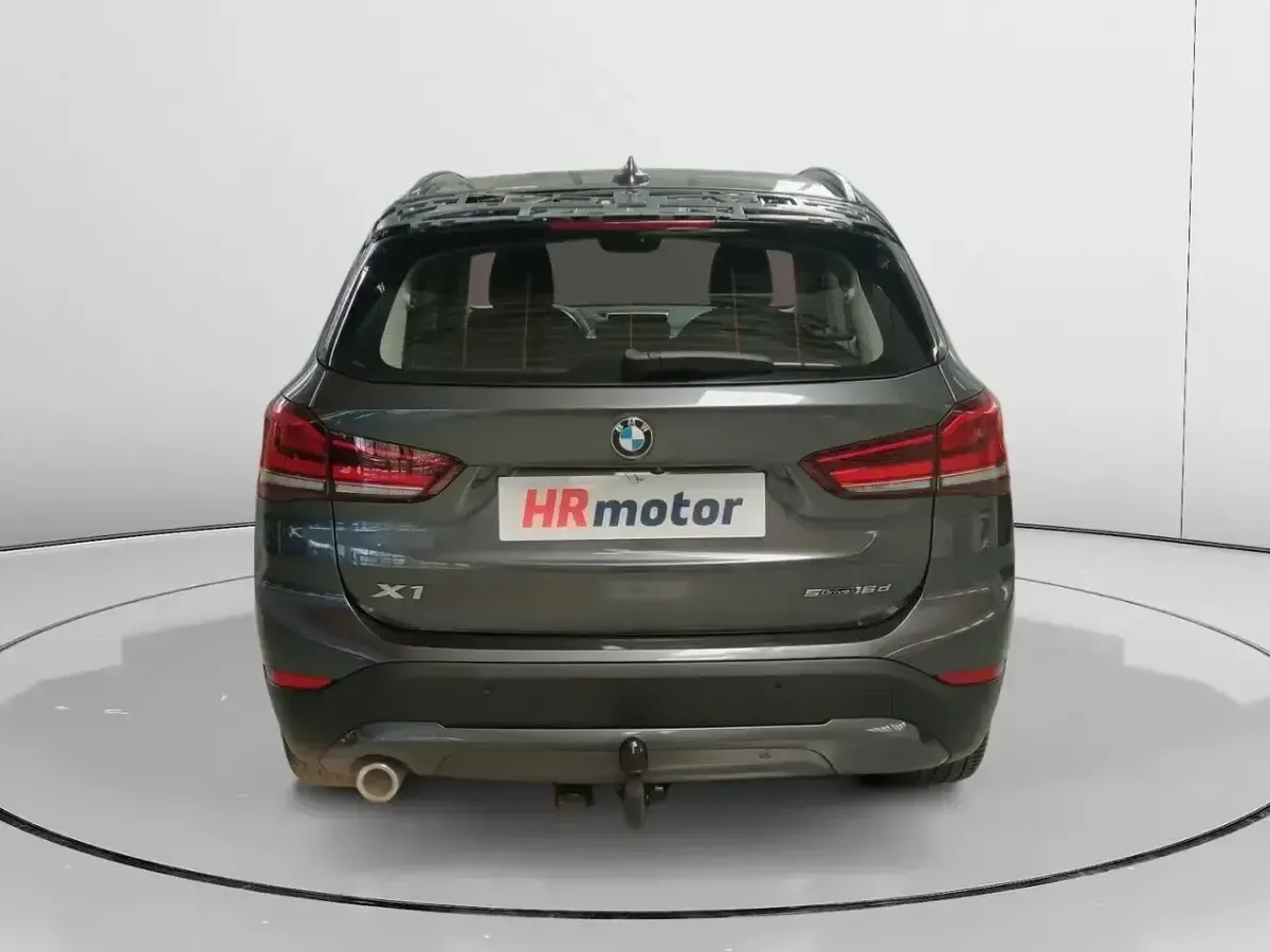 Usado BMW X1 Advantage 116 CV (85 kW) 2022 Gris SUV