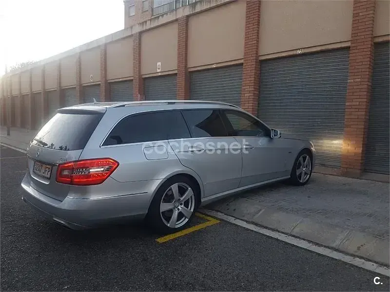 Usado Mercedes E350 Elegance 211 CV (155 kW) 2010 Gris / plata Familiar