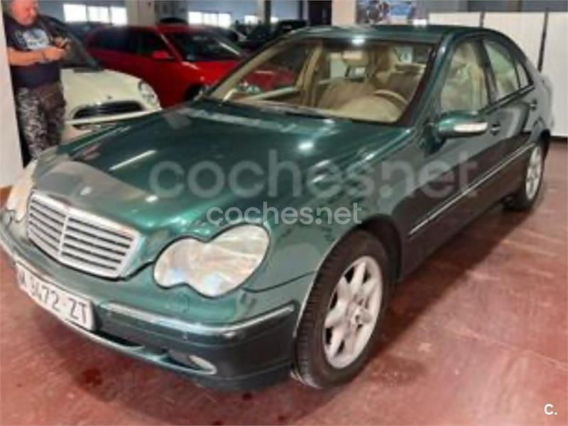 Usado Mercedes C240 Elegance 170 CV (125 kW) 2000 Verde Berlina