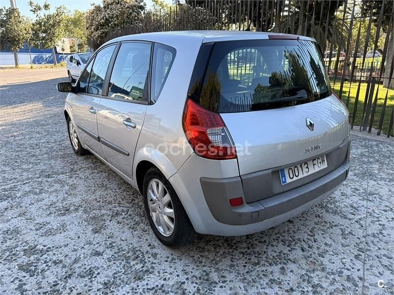 Usado Renault Scénic II 105 CV (77 kW) 2006 Gris / plata Monovolumen