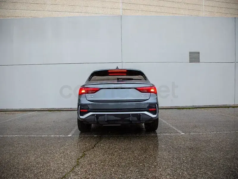 Usado Audi Q3 Sportback S-Line 150 CV (110 kW) 2025 Gris / plata SUV