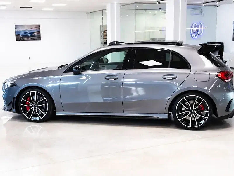 Käytetty Mercedes A35 AMG 306 HP (225 kW) 2022 Harmaa Sedan