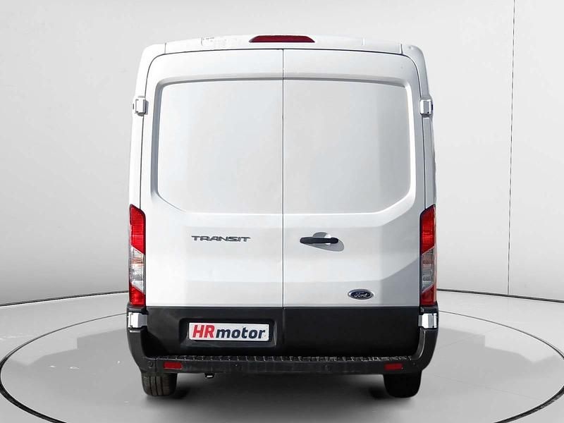 Käytetty Ford Transit 130 HP (95 kW) 2022 Sedan