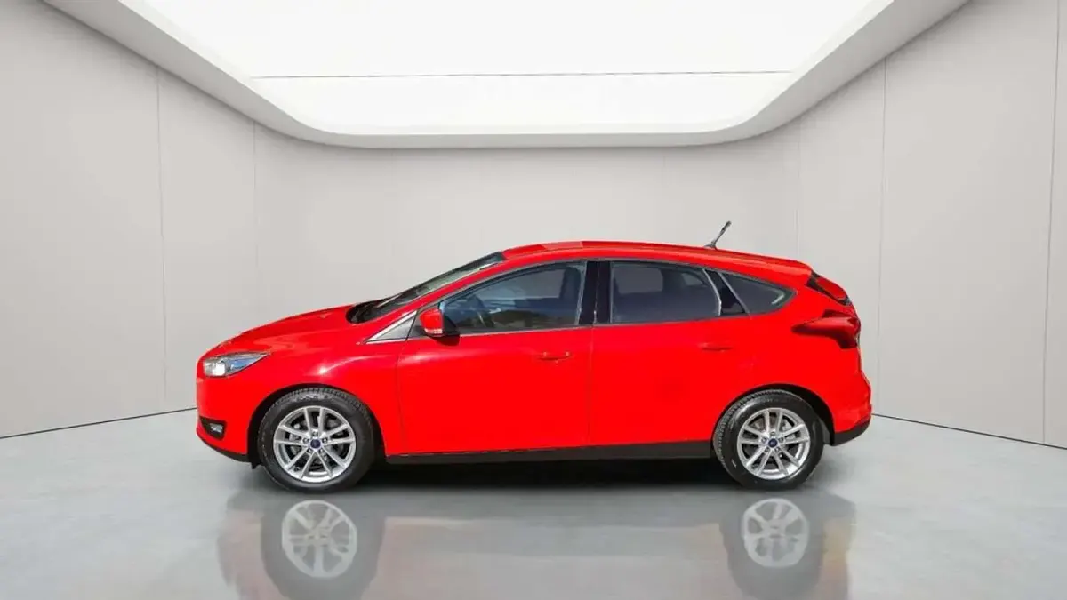 Usado Ford Focus Titanium 120 CV (88 kW) 2018 Rojo Utilitario
