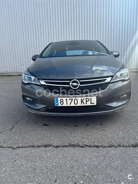 Gris / plata Usado 2018 Opel Astra Selective Berlina | 9900 € (Super precio) - Imagen 1/4