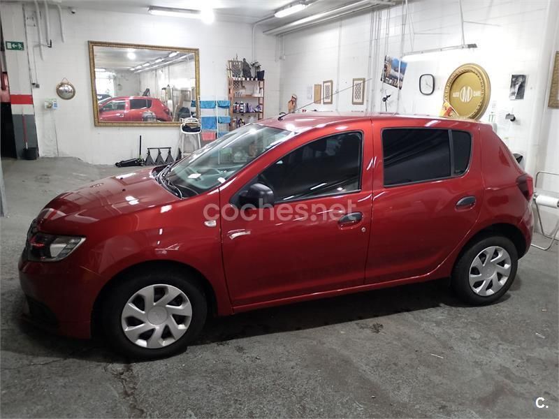 Granate Usado 2017 Dacia Sandero Ambiance Utilitario | 7590 € (Precio justo) - Imagen 1/4