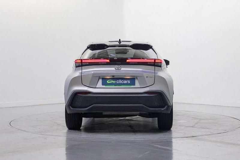 Usado Toyota C-HR Advance 151 CV (111 kW) 2024 Gris SUV