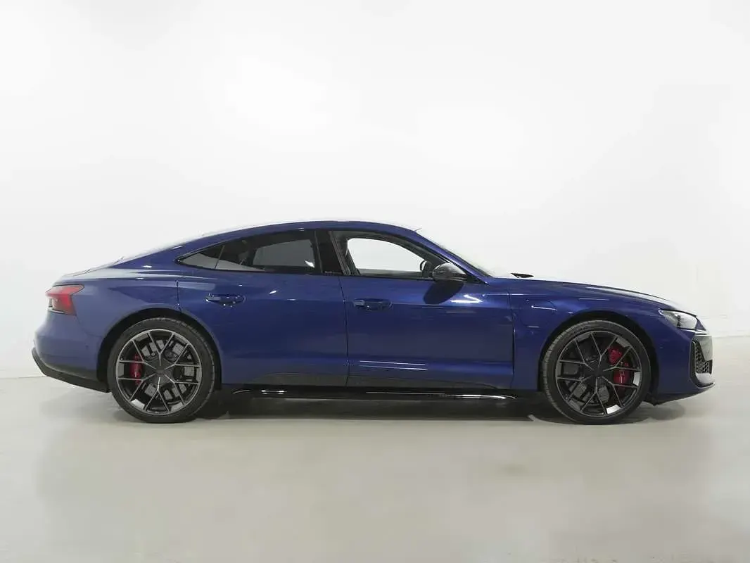 Usado Audi e-tron GT quattro Performance 550 kW (748 CV) 2024 Azul Berlina