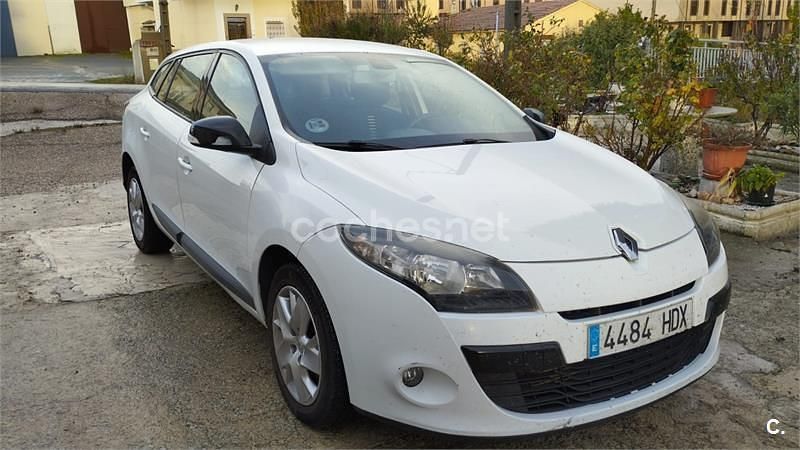 Blanco Usado 2011 Renault Mégane GrandTour Dynamique Familiar | 3600 € (Precio justo) - Imagen 1/4