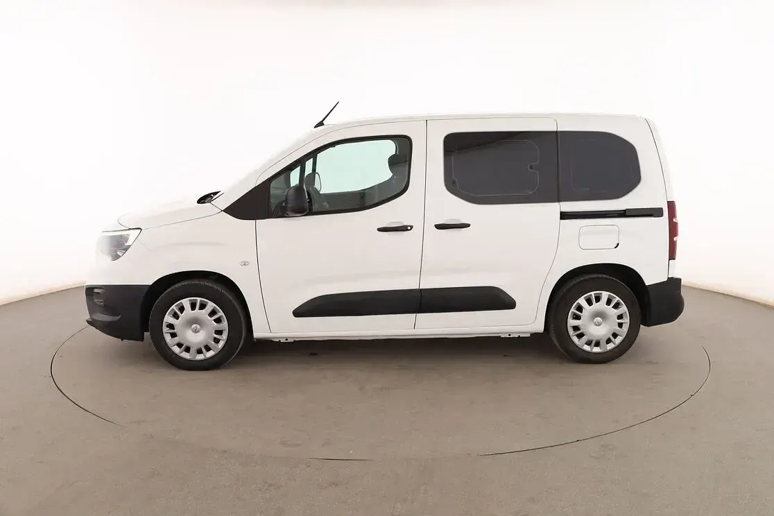 Usado Opel Combo Life Edition 102 CV (75 kW) 2021 Blanco Monovolumen