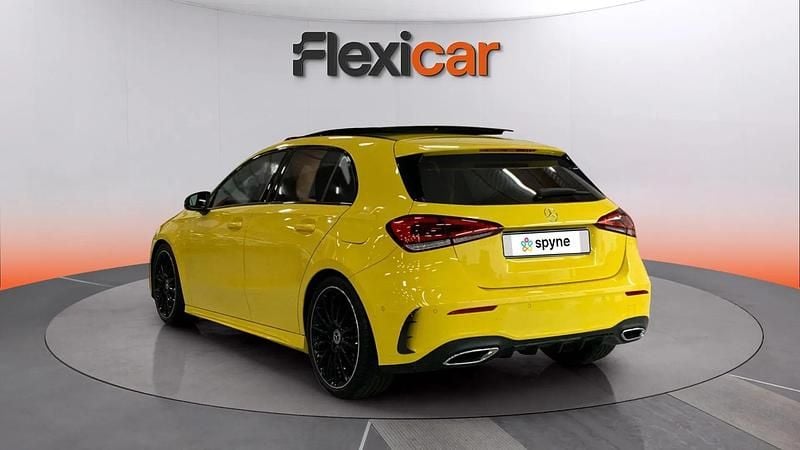 Usado Mercedes A180 136 CV (100 kW) 2019 Amarillo Utilitario