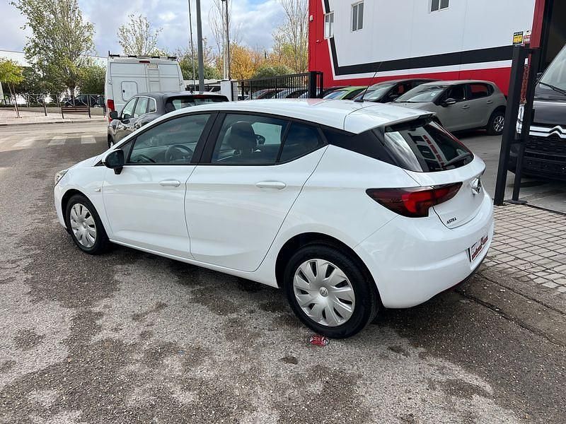 Usado Opel Astra S 105 CV (77 kW) 2020 Blanco Berlina
