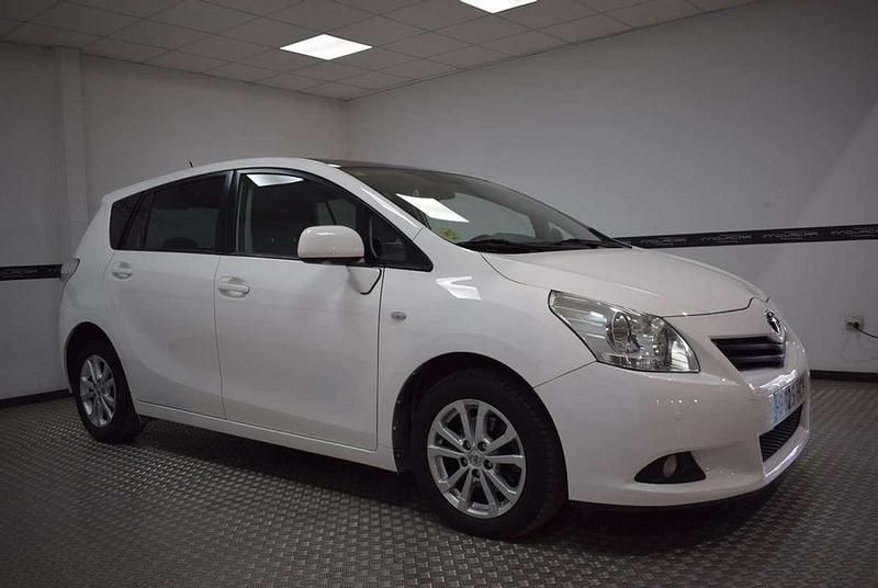 Usado Toyota Verso Advance 126 CV (92 kW) 2011 Blanco Monovolumen