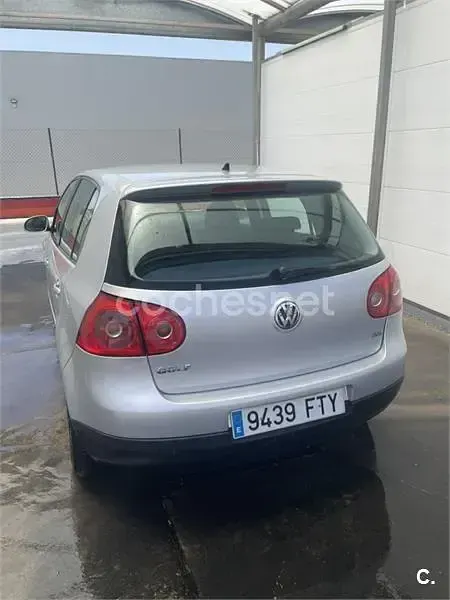 Usado VW Golf V 105 CV (77 kW) 2007 Gris / plata Berlina