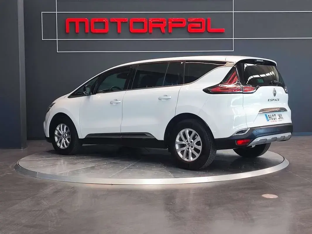 Usado Renault Espace Zen 131 CV (96 kW) 2015 Blanco Monovolumen
