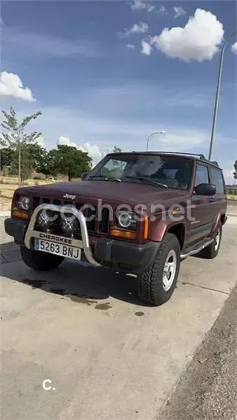 Usado Jeep Cherokee Sport 115 CV (84 kW) 2001 Granate SUV