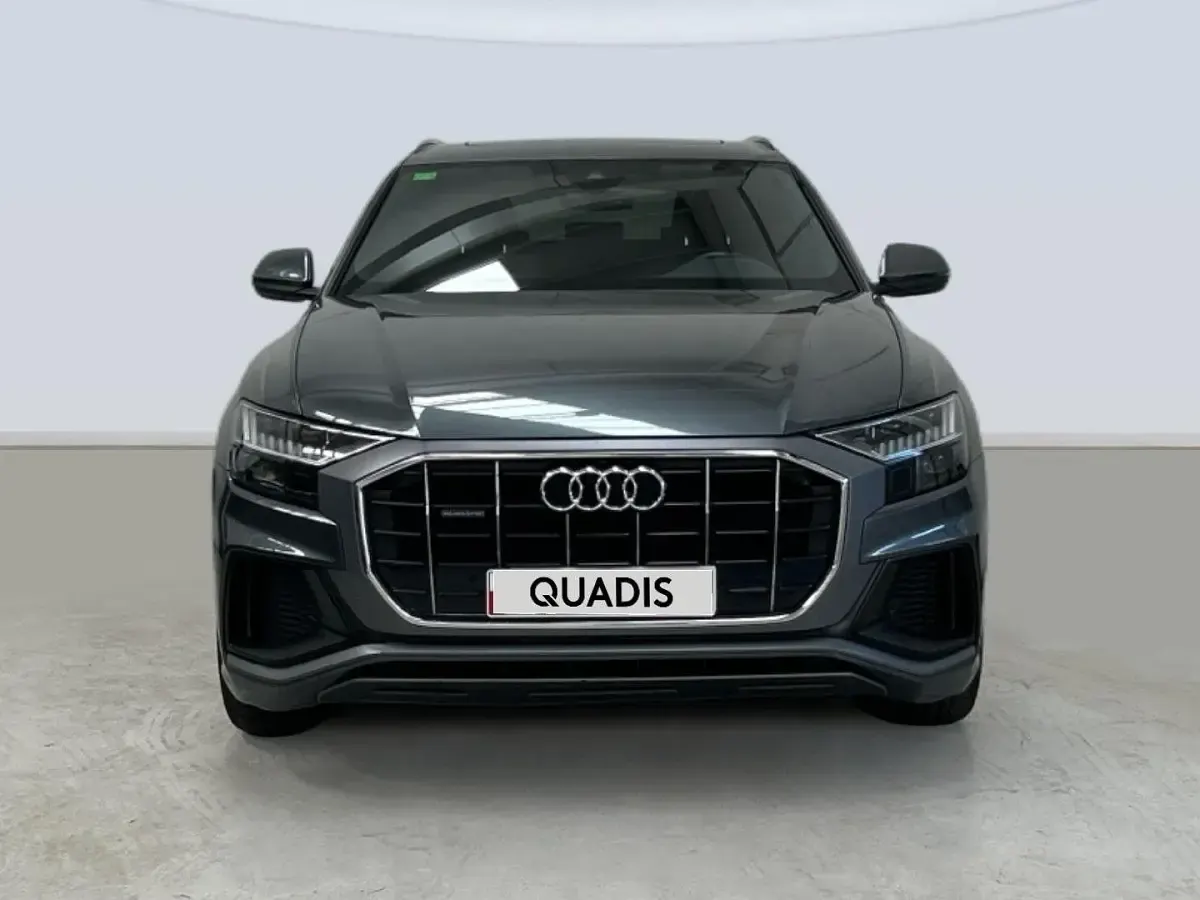Usado Audi Q8 S-Line 286 CV (210 kW) 2022 Gris SUV