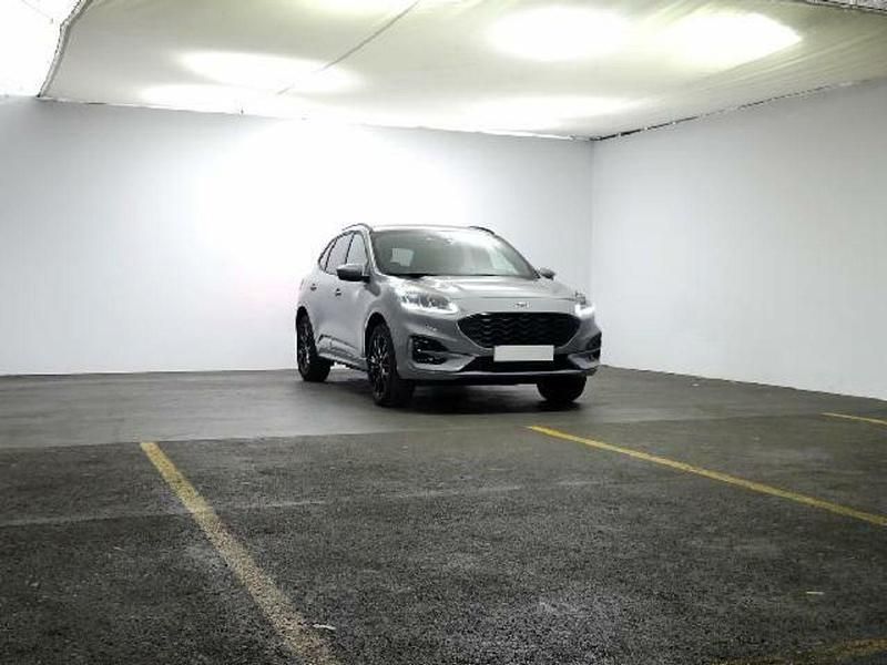 Usado Ford Kuga ST-Line X 225 CV (165 kW) 2023 Gris SUV