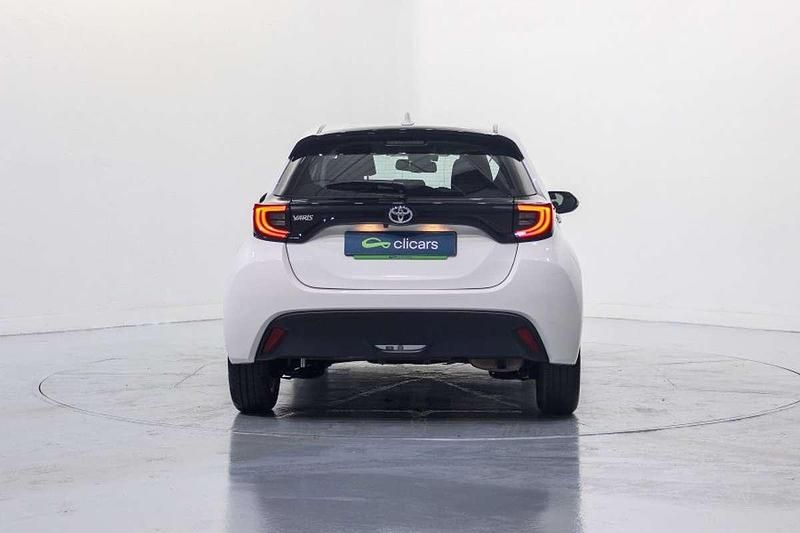 Usado Toyota Yaris Edition 125 CV (91 kW) 2021 Blanco Utilitario