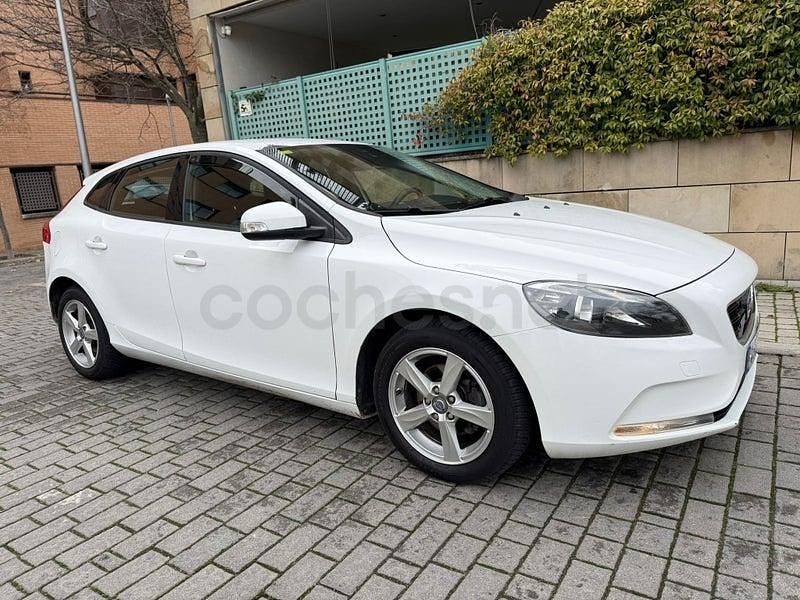 Usado Volvo V40 Momentum 115 CV (84 kW) 2014 Blanco Berlina