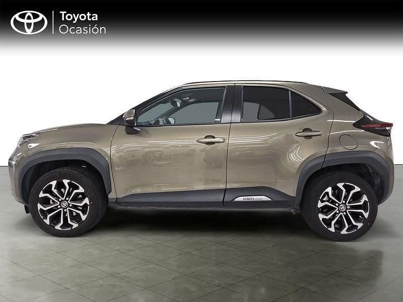 Usado Toyota Yaris Active 116 CV (85 kW) 2024 Blanco Utilitario