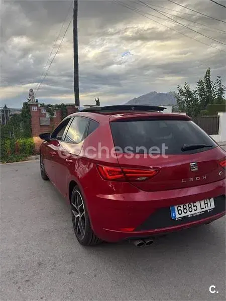 Usado Seat Leon FR 150 CV (110 kW) 2020 Granate Berlina