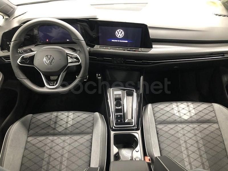 Usado VW Golf VIII R-line 150 CV (110 kW) 2021 Gris / plata Berlina