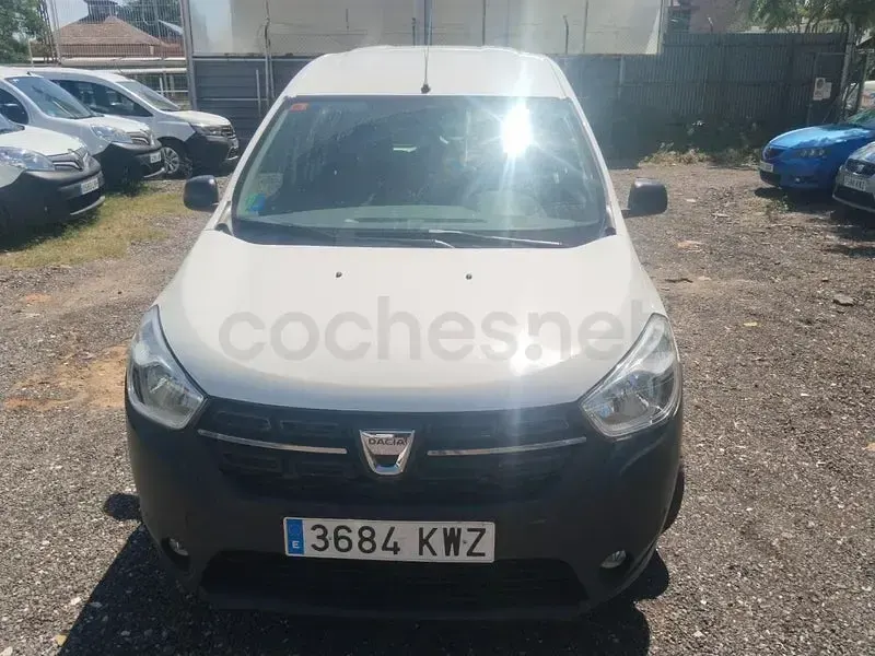 Usado Dacia Dokker 102 CV (75 kW) 2019 Blanco Monovolumen