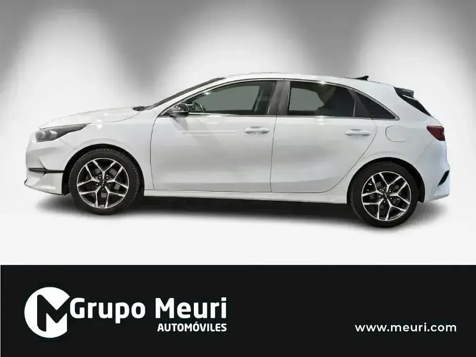 Usado Kia Ceed 100 CV (73 kW) 2022 Blanco Utilitario