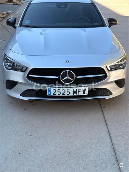 Gris / plata Usado 2023 Mercedes CLA180 Berlina | 26.500 € (Super precio) - Imagen 1/4